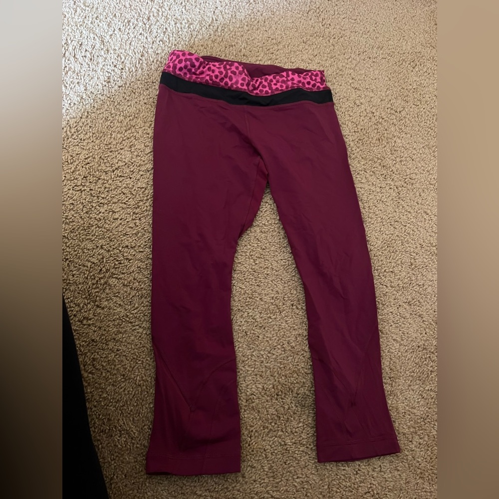 Pink Lululemon cropped leggings, size 6
